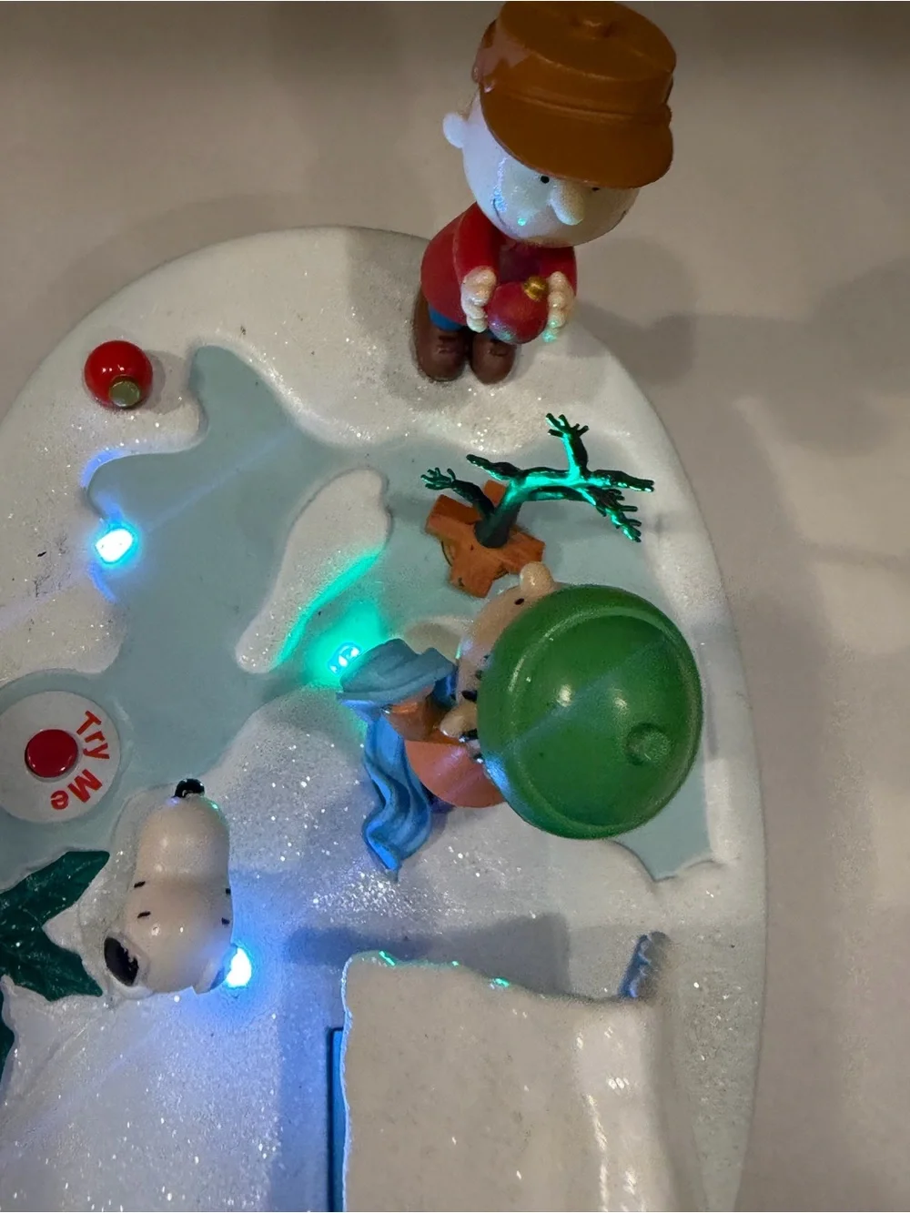 2015 Kurt Adler Peanuts Christmas Animated Table Piece, Snoopy, Charlie & Linu